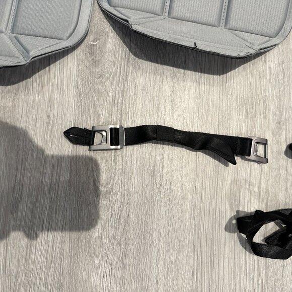 Peak Design Everyday Backpack V2, 20L, Charcoal - Picture 15 of 16